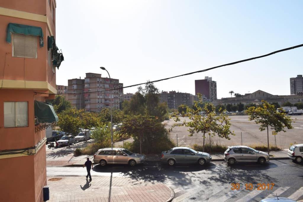 Apartamento en el centro de Alicante Exterior foto
