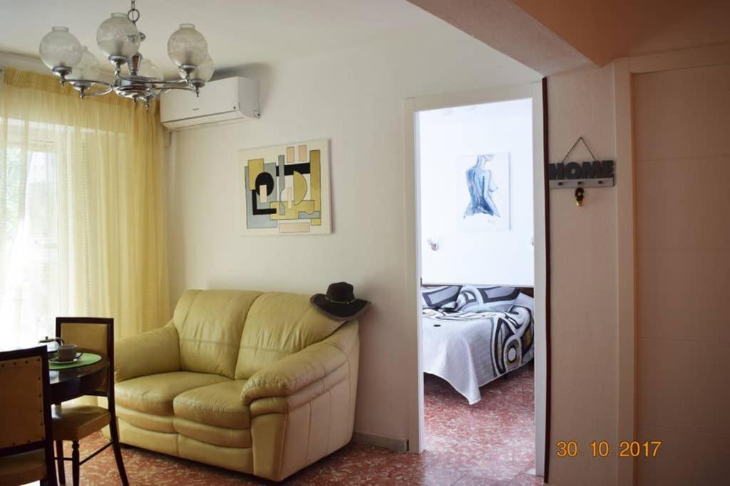 Apartamento en el centro de Alicante Exterior foto